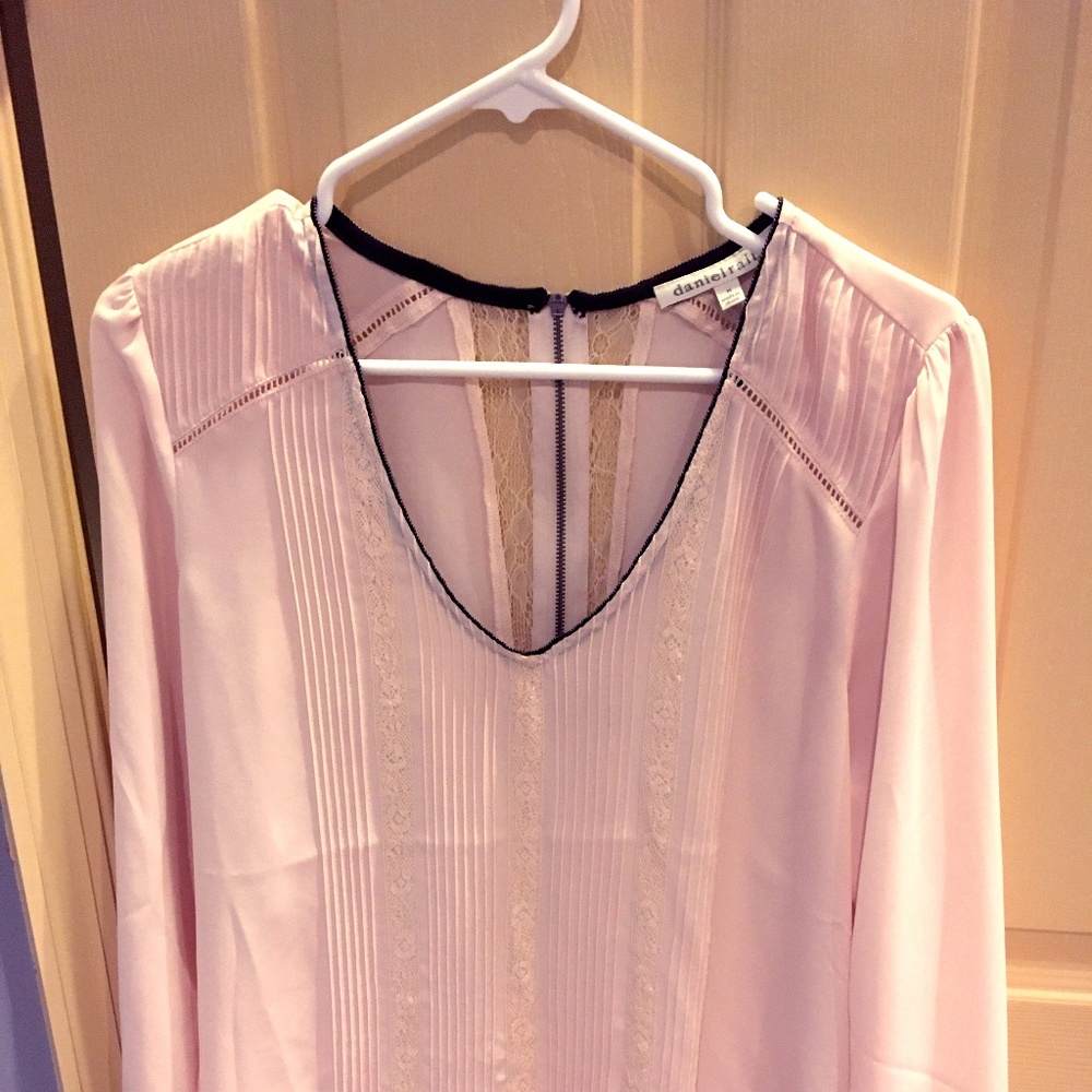 Daniel Rainn top